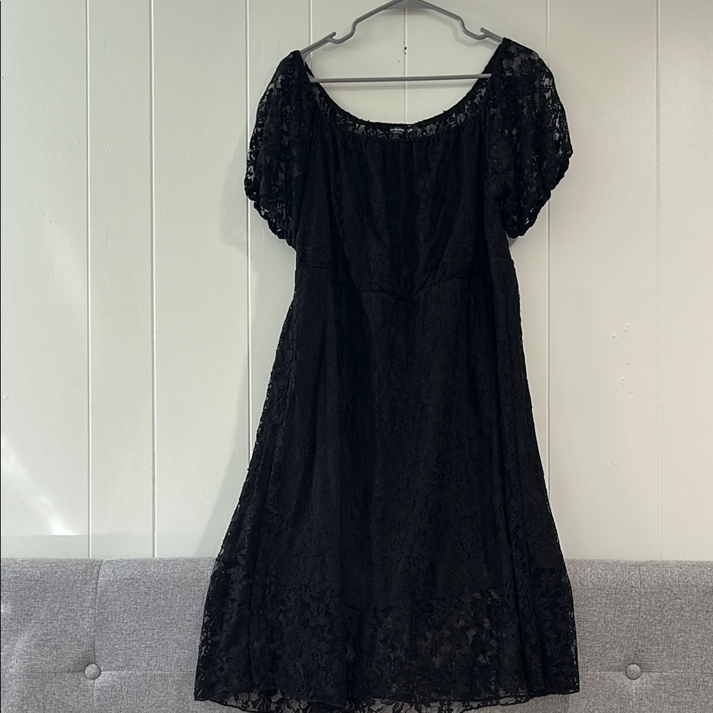 Elegant Black Lace Dress